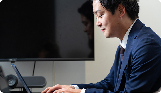 評価制度に基づきキャリア形成を行うエンジニアのイメージ